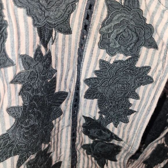 FREE PEOPLE EMBROIDERED FLORAL STRIPED BOHO PEASANT CROPPED BLOUSE TOP S SMALL - Picture 3 of 5